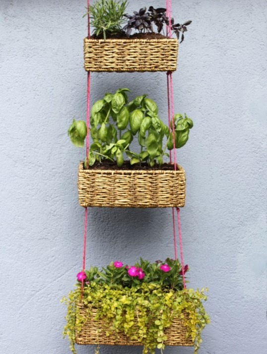 easy diy projects: hanging basket planter