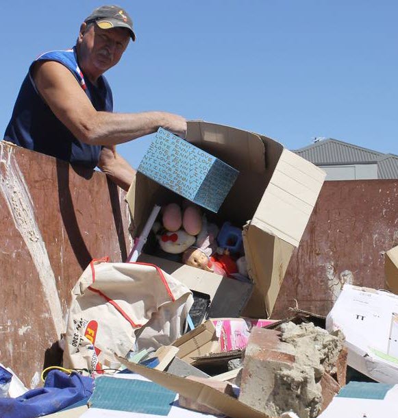 What can you put in your Skip and what's the best way to pack it all in? -  Bay Skips